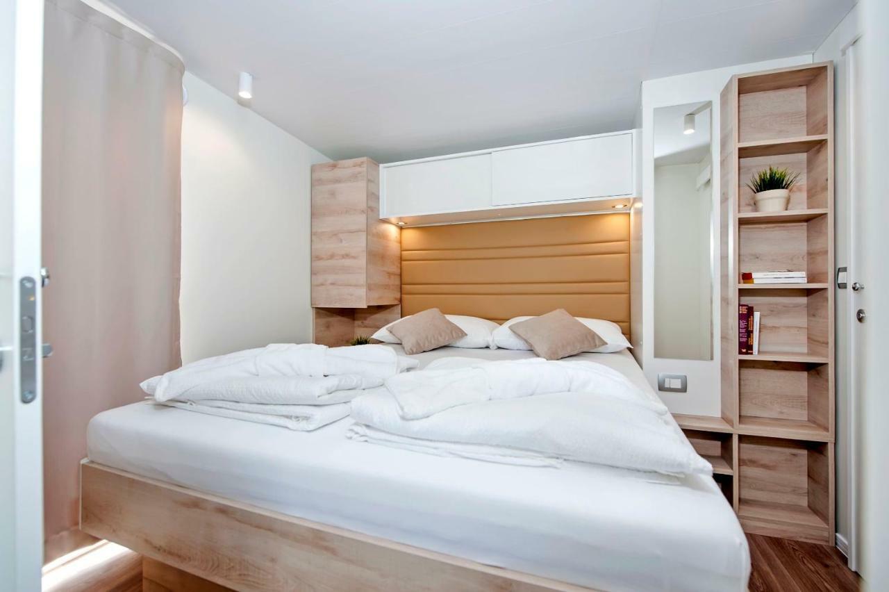 Eurocamp Mobile Homes At Fkk Nudist Campsite Solaris Tar-Vabriga Exterior photo