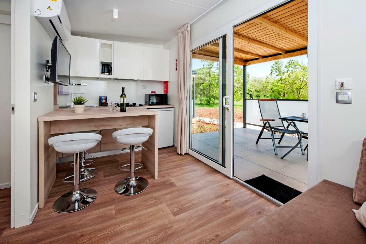 Eurocamp Mobile Homes At Fkk Nudist Campsite Solaris Tar-Vabriga Exterior photo