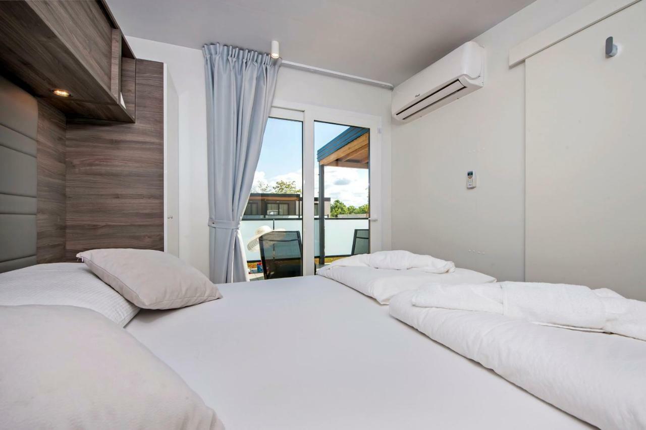 Eurocamp Mobile Homes At Fkk Nudist Campsite Solaris Tar-Vabriga Exterior photo