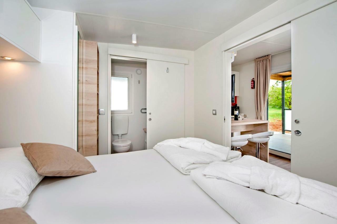 Eurocamp Mobile Homes At Fkk Nudist Campsite Solaris Tar-Vabriga Exterior photo